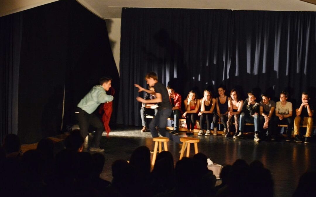 Meghívó a Gentlemen ünnepi előadására